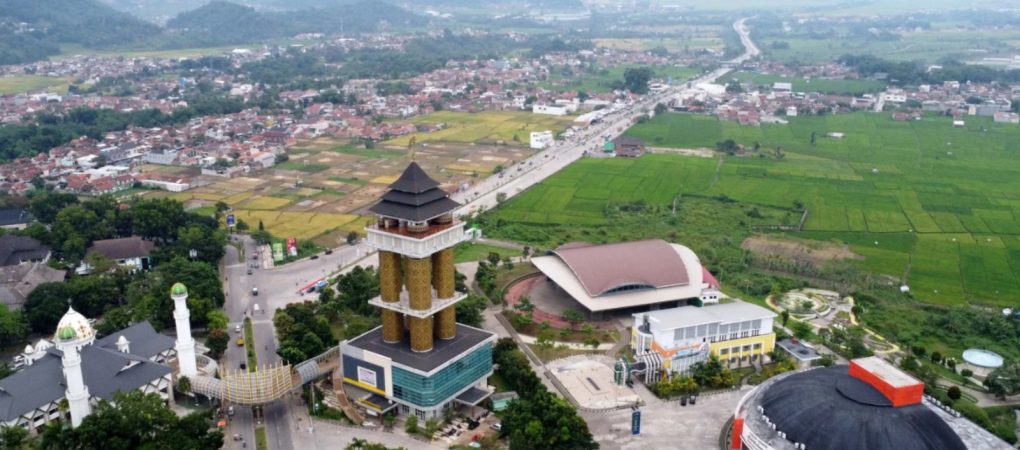 Mengapa-Tinggal-Dekat-dengan-Pusat-Kuliner-Membuat-Hidup-Lebih-Mudah-dan-Menyenangkan.jpeg
